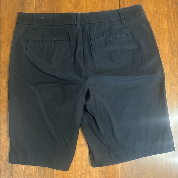 Talbots perfect shorts Black cotton pockets 10.5” chino Bermuda - Picture 2 of 7